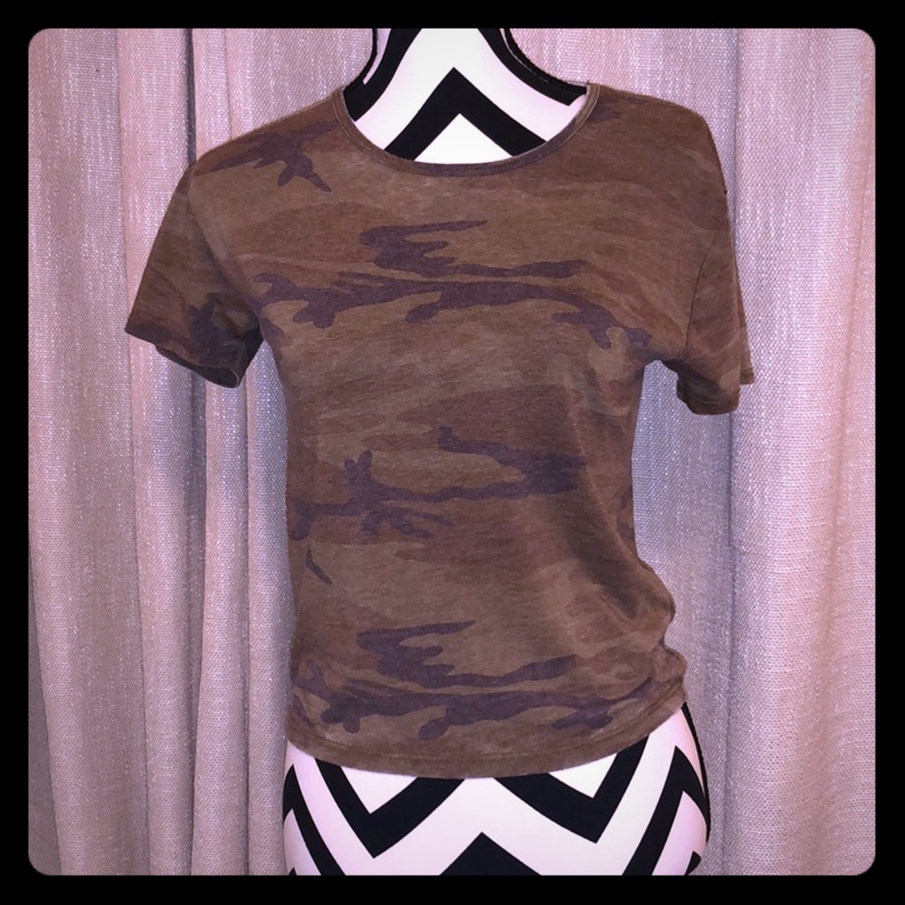 Cute and Casual Camo top!